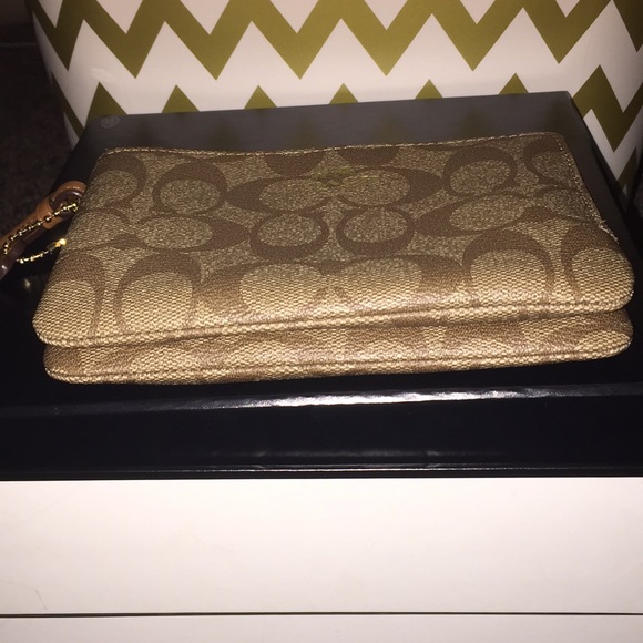 Coach PVC Leather Double Corner Clutch/Wristlet - Picture 2 of 5